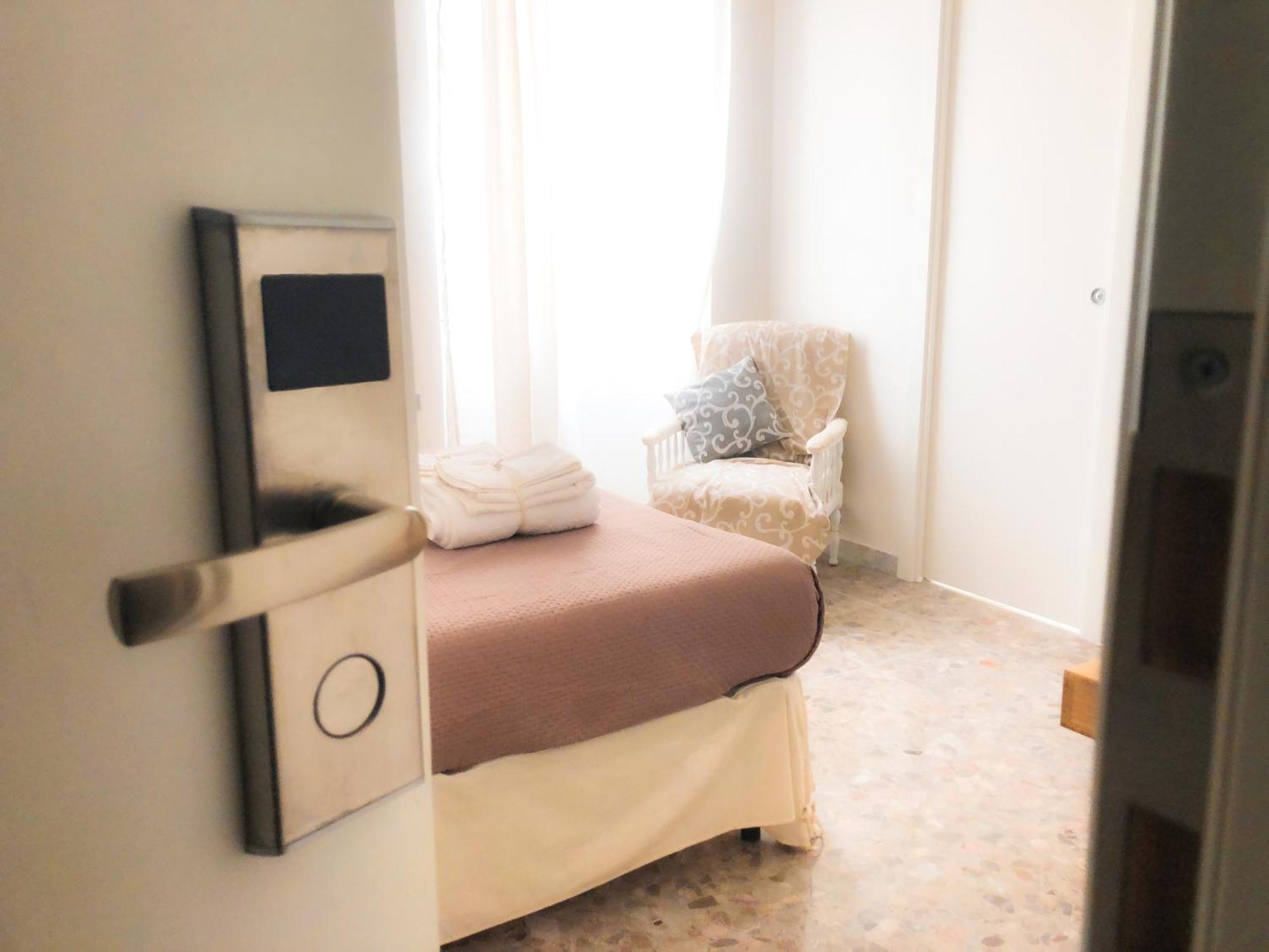 Garbatella House Hotel Рим Екстериор снимка